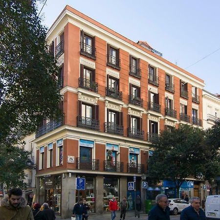 Sol Luxury Suites Madri Exterior foto