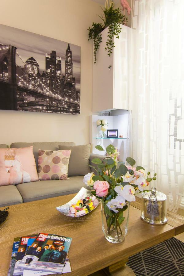 Sol Luxury Suites Madri Exterior foto