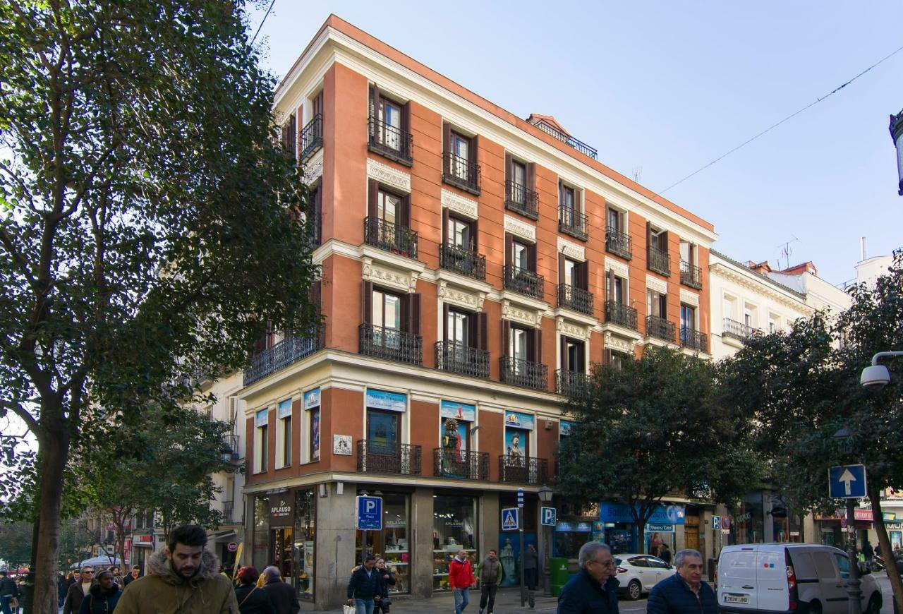 Sol Luxury Suites Madri Exterior foto