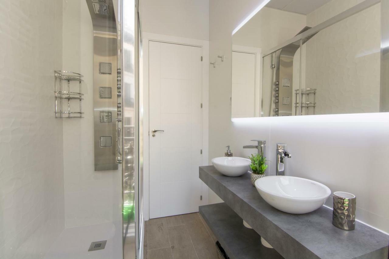 Sol Luxury Suites Madri Exterior foto