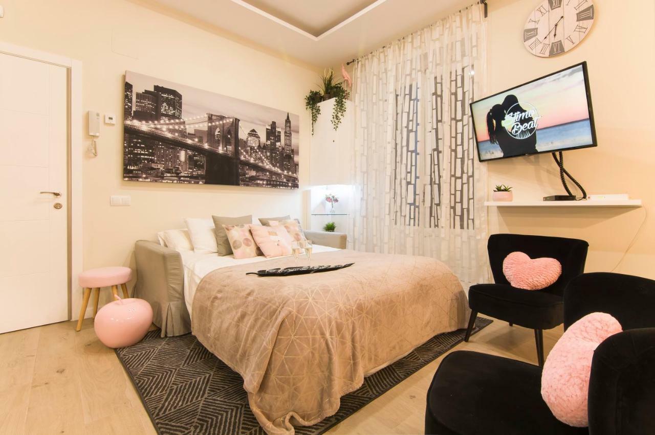 Sol Luxury Suites Madri Exterior foto